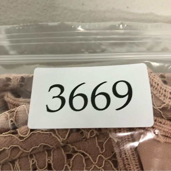 Ann Taylor Lace Peplum Top Womens Medium Pink Cap Sleeve Zip Back Slit Back - Picture 12 of 13